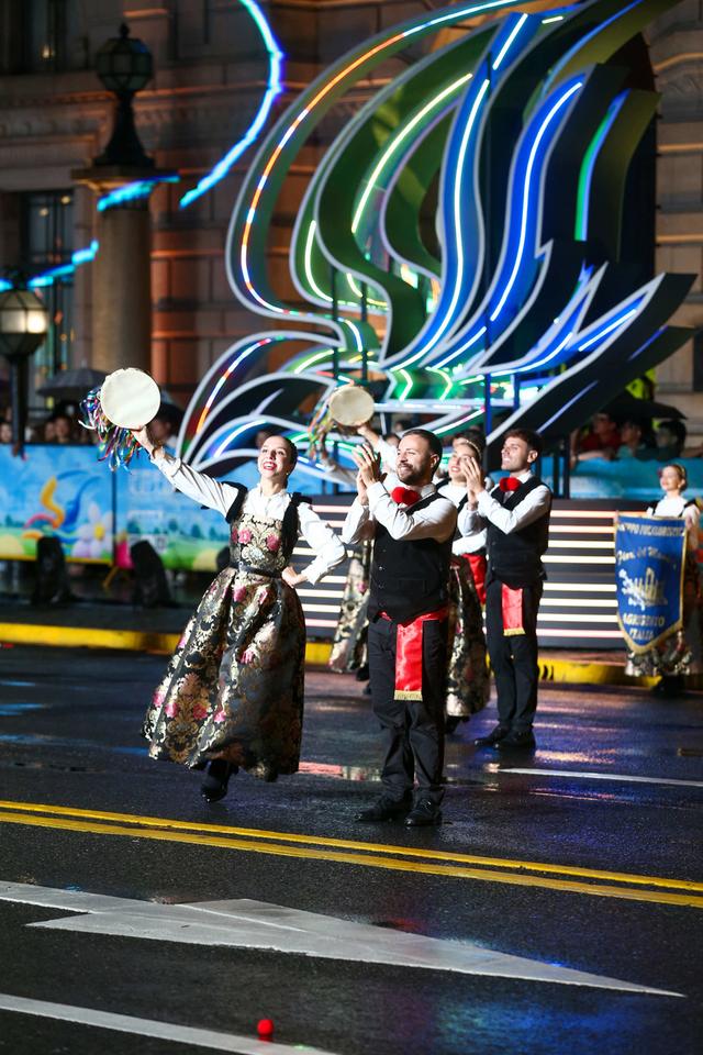 25辆花车盛装亮相黄浦江畔，上海旅游节打造“人民大众的节日”