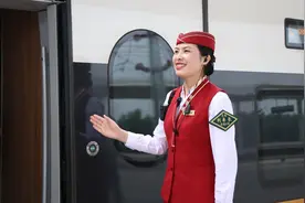 记者手记：“高铁金花”的国庆坚守图片