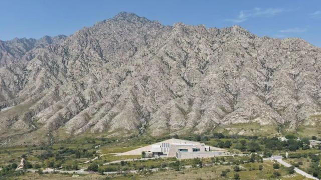 直击 || 银川韩美林艺术馆十周年再出发暨2026丙午生肖特展今日启幕