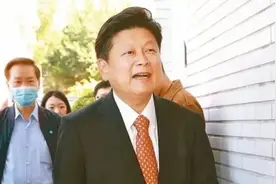 “要把青年才俊拉起来” 傅崐萁表态：2026不会选县市长图片