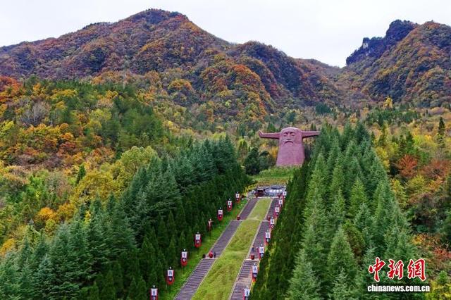 湖北神农架“上线”层林尽染美景