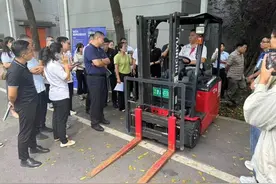 明确叉车使用规范 济南召开全市叉车智慧监管现场观摩会图片