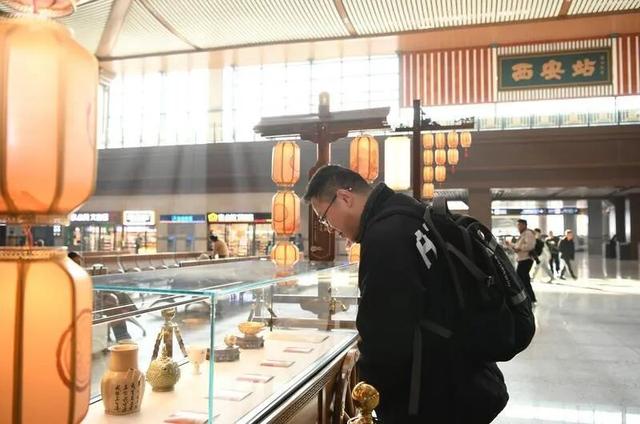 进站即“穿越”！西安站将盛唐十二坊“搬”进候车厅