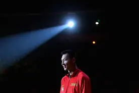 易建联退役，唏嘘的不是英雄迟暮而是后继乏人图片