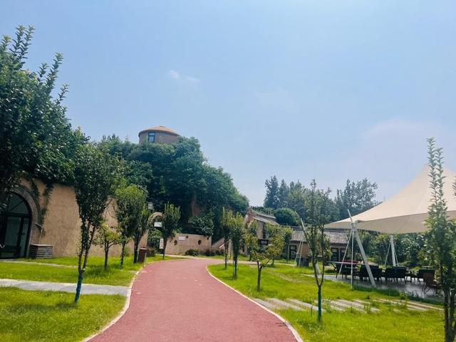 平顶山市卫东区：废弃砖窑焕新生 畅游妙境乐“逍窑”