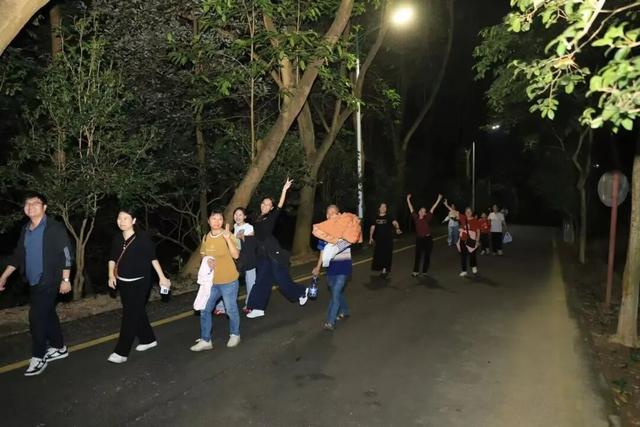 登高迎重阳！今夜，增城近3000人登高蕉石岭！