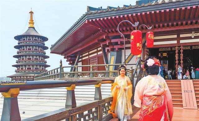 从“看景”到“入戏”——从开封文旅“破圈”看河南新文旅的体验升级之道