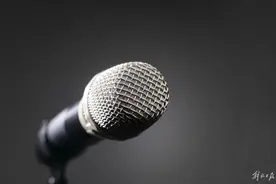 一家长在班群连串发言“令人窒息”，当地教育局回应图片