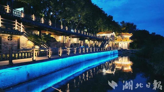 11个露天泡池免费泡！撒贝宁、王祖蓝泡过的咸宁月亮湾濯足廊重新改造开放啦