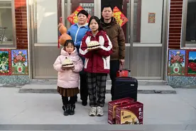 新春走基层丨离家的行囊里装的都是父母的疼爱图片