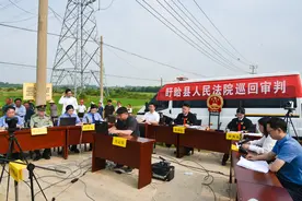 江苏盱眙公开审理挖断国防电缆案图片