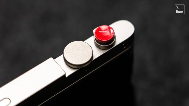 努比亚 Z80 Ultra 体验：更新超大底三摄	，可能是影像性能最强的游戏手机