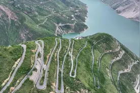 千城胜景丨云南永善：俯瞰最美盘山路图片