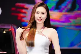 悦驾乐拍 | 广汽展台车模，温婉可人图片