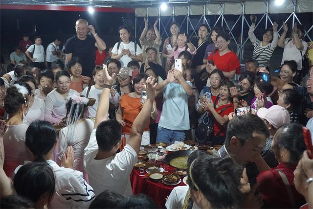 天黑请进村 安顺夜经济新爆点
