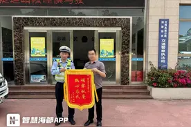 泉州一高速路上突现轮胎，数辆小车遭殃！图片