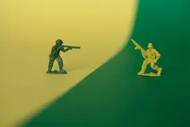 速递｜京东美团“二选一”外卖舆论战争，即时零售要走向“分钟级消费”？图片