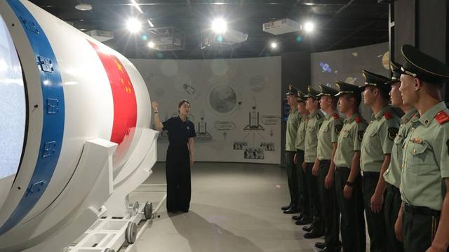 烟台海警局海阳工作站组织赴海阳东方航天港科技馆参观见学