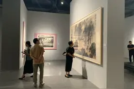 “中部崛起的时代画卷——鄂湘赣地区主题美术创作巡展”开幕图片