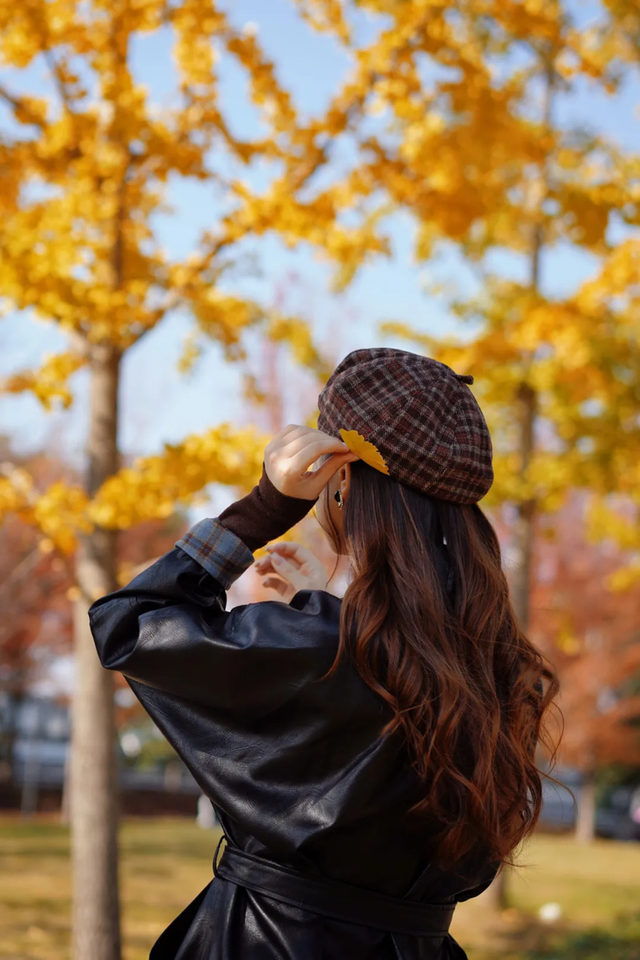 网红纷纷奔赴这！上海这座通往 “欧洲城堡” 的绝美旋梯火了！