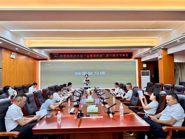金鞭溪夜校：三课堂打通服务境外游客“语言关”