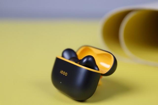 降噪王者再升级！iQOO TWS 5 评测：60dB 静界 + 48h 续航，跨生态体验拉满