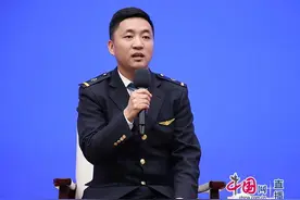 最美铁路人｜高原火车司机斯朗旺扎：从“马背少年”到“吸着氧气开火车”图片