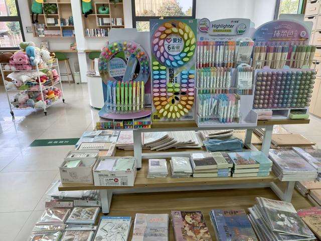 打卡主题邮局丨从五大道、石泉老街到金华校园  全国主题邮局变身“时光驿站”