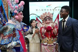 潮声丨中文全球“圈粉”凭的啥？图片