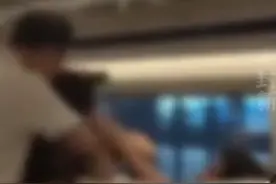 网传女孩座位被占，要求换回后被三人殴打？警方:正在依法办理案件图片