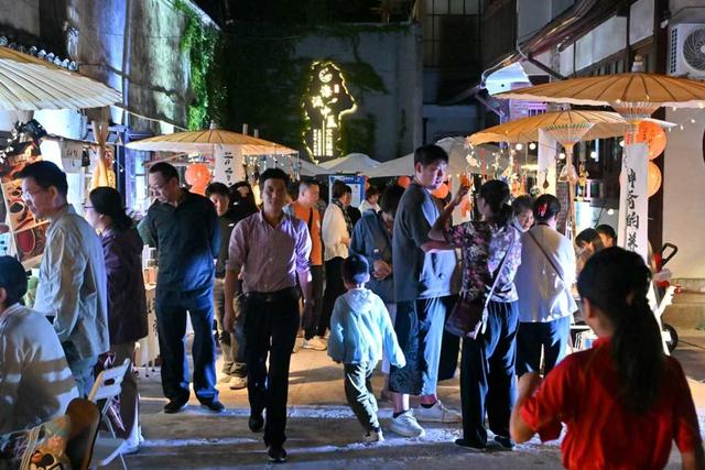 新场古镇萦绕千年药香，让文化遗产“活”起来更“火”起来