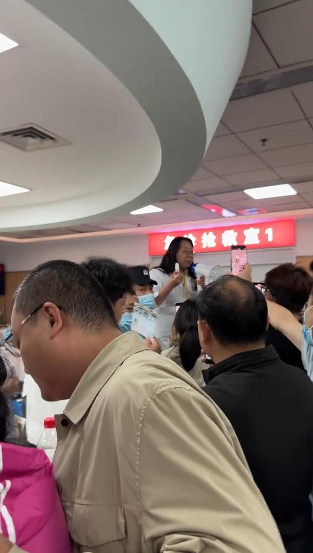 雷雨过后太原鼻炎哮喘患者挤满医院