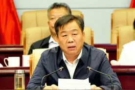 极目政情丨搞迷信活动、收受巨额财物，朔州市人大副主任吴晓斌被“双开”图片