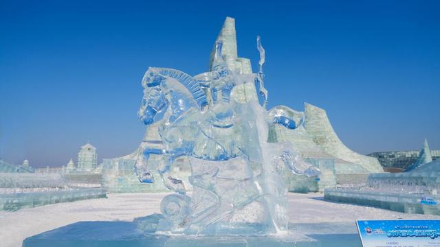 冰可雕万物？哈尔滨冰雪大世界冰雕组团上新！