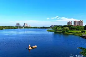 赣江新区：夏日巡湖护碧水图片