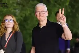 苹果CEO库克到访成都，iPhone15系列在中国受挫，生产成本被曝大幅上涨图片