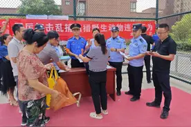 西安经开区多部门联动进社区 共筑野生动物保护防线图片