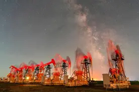 讲述劳模故事 弘扬劳动精神——访中国石油勘探开发研究院文献档案馆书记兼副馆长闫建文图片