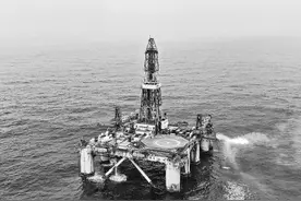 我国在南海东部海域勘探发现亿吨级油田图片