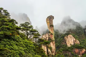 知名风景名胜巨蟒峰被攀岩者打入26枚岩钉，损失不低于1190万！攀岩者被判刑，赔偿600万图片