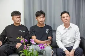 挺身而出的英雄少年！广西英华国际职业学院火了图片