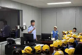 萌娃“探”警，济南一小学播下“平安种子”图片