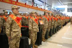 长春警备区隆重举行2025年上半年新兵欢送暨交接活动图片