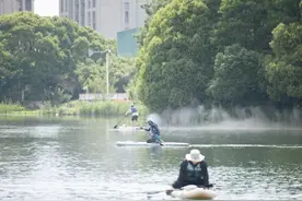 水上“多巴胺”来啦！来公园玩转桨板图片