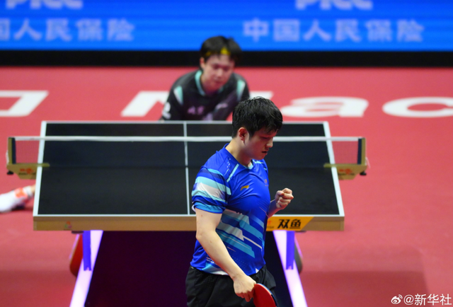 赛后樊振东点赞王楚钦“是中国队绝对的领军人物”，王楚钦回应输球：思想出现问题，樊振东比以前更强了