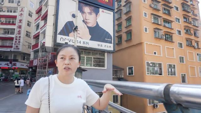 这座不卷的“一线城市”，人均自来熟