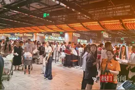 节假日胖东来带来大量客流，许昌出租车司机称月收入稳定在万元上下图片
