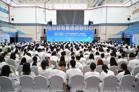 2025连云港市“人才日”暨大学生毕业季活动举行图片