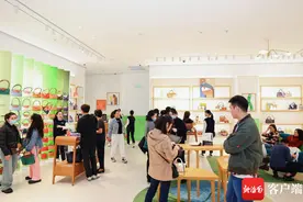 消博+消费，吃喝玩不停！海口秀英区组织辖区商圈企业开展系列优惠促消费活动图片