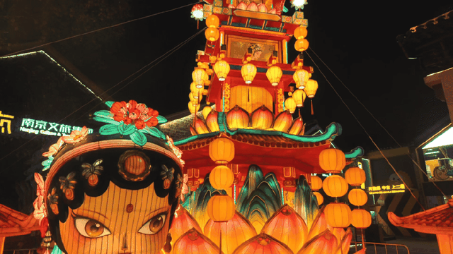 熙南里灯组已上线！马！住！了！